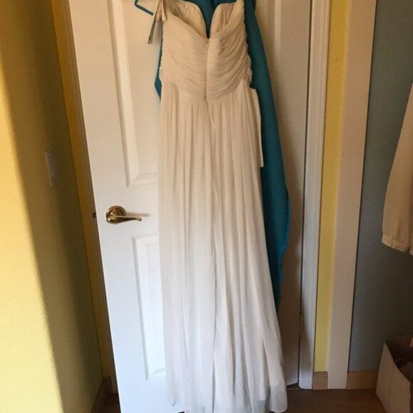 NEVER WORN! Strapless Wedding Dress - Picture 5 of 7